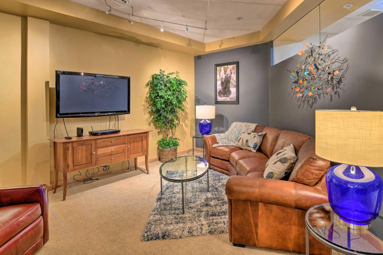 Idyllic Dtwn Anchorage Condo With Fireplace! 외부 사진