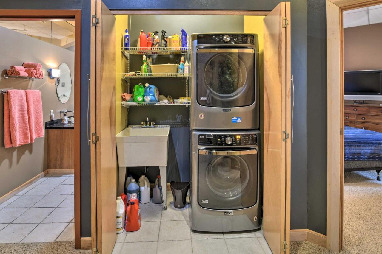 Idyllic Dtwn Anchorage Condo With Fireplace! 외부 사진